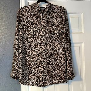 Apt. 9 SZ XL Leopard print blouse with breast pockets